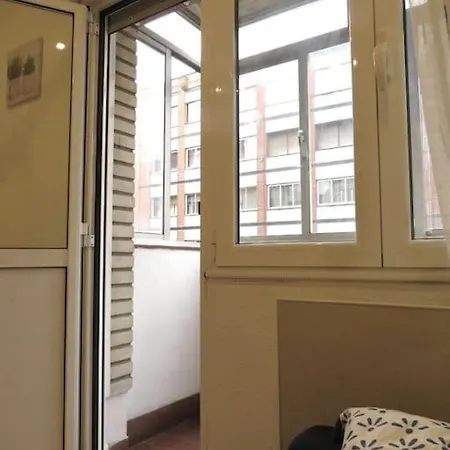 En El Centro. Con Terraza. 3 Hab. Apartmán